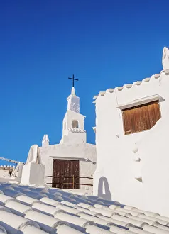 Weißgekalkte Kirche in Binibeca Vell, Menorca oder Minorca, Balearen Inseln Spanien