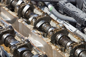 Greenhouse Gas Emissions Drucke: An internal combustion engine in a car