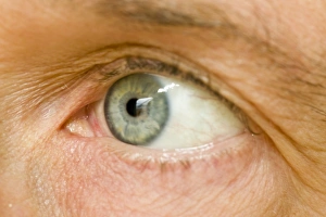 Close Up Eye Drucke: a mans eye