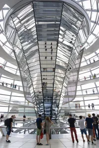 Deutschland Berlin Mitte Tiergarten Innenaus des Glasdoms auf dem Dach