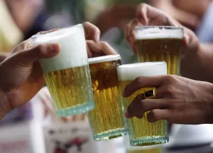 Um die Merkmal zu finden, dass sich mit dem Feature ALCOHOLISM / PILLS abgleichen lässt