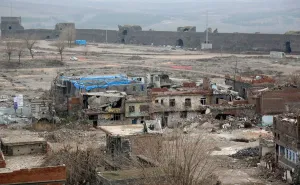 Drucke von Bauten die bei den Sicherheitsoperationen und Auseinandersetzungen zwischen der türkischen Sicherheitskräfte und kurdischen Militanten beschädigt wurden sind in dem südöstlichen Stadtteil Sur von Türkei Drucke: Bauten, die während der Sicherheitsoperationen beschädigt wurden