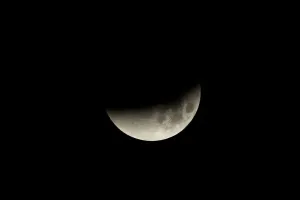 Drucke von Der Beginn eines Mondfinsternisses wird über dem Meer in Oceanside Kalifornien USA am 31 Januar 2018 fotografiert Reuters Mike Blake Eclipse Drucke: Der Beginn eines Mondfinsternisses wird über dem Pazifik in Oceanside