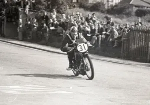 Dave Davis (Velocette) - Junioren-Manx-GP 1949