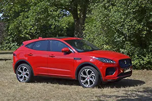 Jaguar E-PACE 2018 Rot