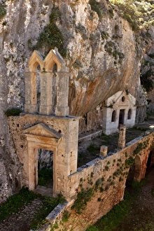 Greek Island Monasteries Drucke: Catholic monastery and St. Johns Cliff, Akrotiri Peninsula, North Crete, Greece, April