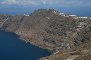 Mediterranean Coastlines Drucke: Rugged coastline with volcanic cliffs