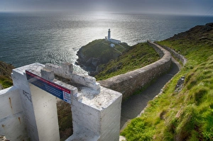 Anglesey Coastline Drucke: View of coastline and lighthouse