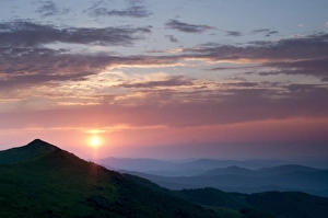 Central European Countryside Views Drucke: View of mountain landscape at sunset