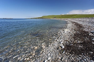 Shetland Islands Beach Drucke: View of pebble beach, Westing Beach, Unst, Shetland Islands, Scotland, June