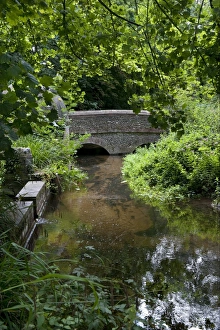 Norfolk Rural Landscapes Drucke: View of river and bridge, River Glaven