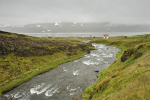 Westfjords Iceland Landscape Drucke: View of river and coastline with low cloud, Hornstrandir, Westfjords, Iceland, July