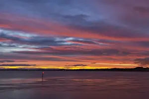 Gloucestershire England Drucke: View over river estuary at dawn