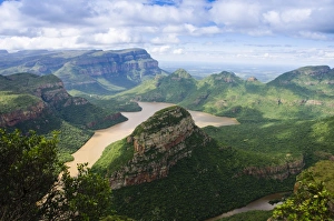 Rock Formations Africa Drucke: View of rock formations and river canyon