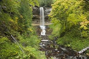 Autumn Waterfall Photography Drucke: Waterfall flowing over sandstone cliff