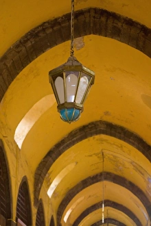 Istanbul Tourist Attractions Drucke: Archway in Topkapi Palace with single lantern, Istanbul Turkey