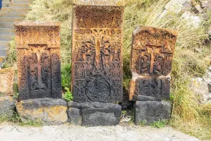 Armenei, Sewan.Sewnanawank.Zehn Jahrhundert Mönchsensemble.Kalendersteine