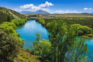 Blick auf den Fluss aus dem Oberen Klutha-Flusstrecke im Zentral-Otago in der Südinsel Neuseeland