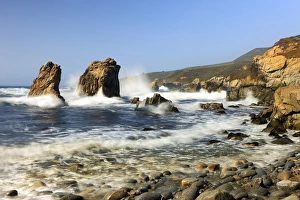 Big Sur Coastline Drucke: Breaking waves. Garrapata State Park. View towards North. Entrance #7. California, US
