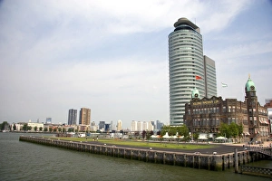 Rotterdam Harbor Drucke: Buildings on the harbor at Rotterdam, Netherlands