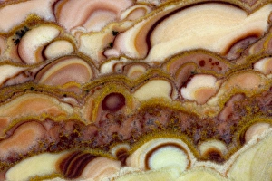 Macro Mineral Photography Drucke: Circle pattern of Onyx Stone