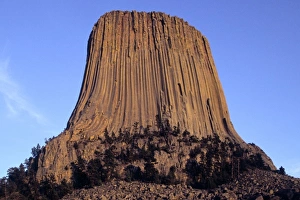 Devils Tower National Monument Drucke: Devils Tower National Monument, Wyoming, USA. North Side of Devils Tower. Perspective