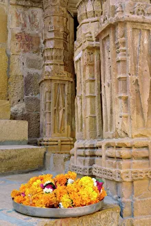 Indian Architecture Photos Drucke: Flowers and columns