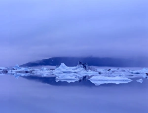 Alaska Iceberg Drucke: Iceberg, reflection & low clouds. Russell Fiord Wilderness Tongass National Forest