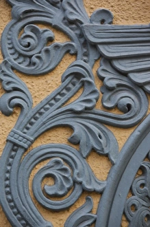 Baltic Sea Cities Drucke: Latvia, Riga, Old Riga, Vecriga, art nouveau building detail at 10 Meistaru Iela Street