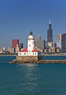 Illinois Tourist Attractions Drucke: Passing by Chicago Harbor Lighthouse