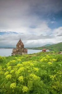 Ort Drucke: Armenia, Sevan. Die Kirche von der Abtei Sevanavank im Außenbereich