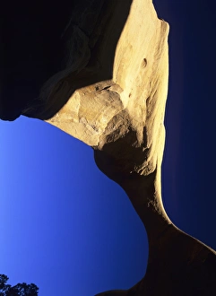 Southwest USA Scenic Views Drucke: Top span of Metate Arch in Devils Garden, Grand Staircase Escalante National Monument
