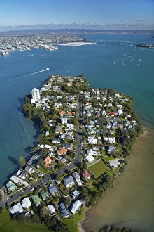 Drucke von Stanley Point am Waitematagolf und Hafenbrücke von Auckland im Norden der Nordinsel Neuseeland aus der Luft Bilder Datiert 2015 Juni: Stanley-Point am Waitematā-Hafen und der Akaroa-Bridge in Auckland im Norden Neuseelands