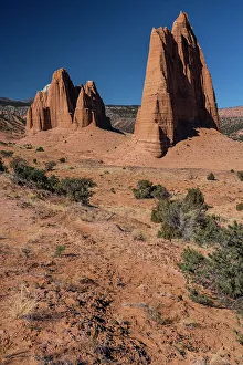 Desert Rock Formations USA Drucke: USA, Utah. Eroding sedimentary layers, sandstone formation, Capitol Reef National Park