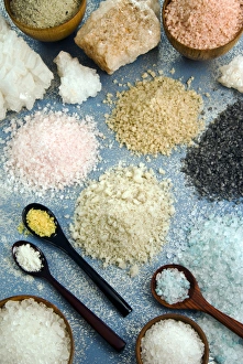 Natural Salt Drucke: Various types of salt