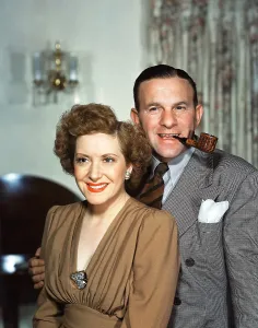 Classic Television Series Drucke: THE GEORGE BURNS AND GRACIE ALLEN SHOW, from left: Gracie Allen, George Burns, 1950-1958