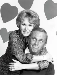 Classic Television Series Drucke: THE MCLEAN STEVENSON SHOW, from left: Barbara Stuart, McLean Stevenson, 1976-77