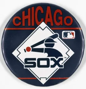 Drucke von Baseballknopf.Chesterfield Knob Button aus Chicago White Sox vom späten 20.Jh Nesophontidae Drucke: Baseballknopf (Chicagoer Weißen Sox-Knopf). Spätes 20.Jh