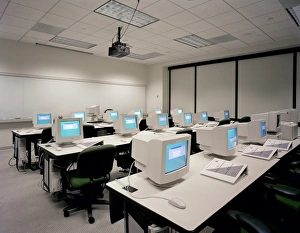 Granger Art On Demand Images Drucke: COMPUTER ROOM, c1988. Computer training room in an office. Photograph by Carol M