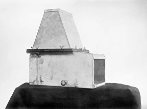 Antique Cameras For Sale Drucke: PHOTOGRAPHY: CAMERA, c1909. An underwater camera. Photograph, c1909