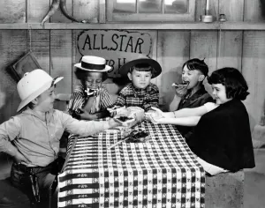 Drucke von Stummfilm: Die kleinen Schurken Unsere Bande der Kleinen Schurken. Spanky, Buckwheat, Mickey und Alfalfa mit Darla von links nach rechts Film und Filmplakate: Stummfilm: Die kleinen Räuber. Unser Gang