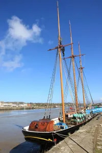 Drucke von Die Segelboote von Kathleen und May liegen am Ost-Theewater Hafen in Bideford an der River Torridge im Vereinigten Königreich Devon Torridge Drucke: Bideford