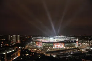 Emiraten-Stadion. Arsenal - FC Zypern hat am Freitagabend gegen den FC Spanien mit einem Sieg in der Gruppenphase des Europapokals die Chance auf eine Platzierung im Halbfinale gesichert: 2-1, UEFA Champions League, Emiraten-Stadion