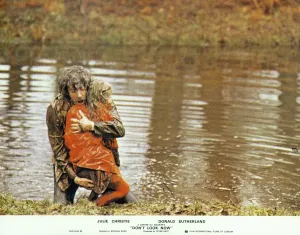 Film Drucke: Ein dramatisches Bild aus dem Film Don't look now wurde auf einer Lobbykarte verwendet