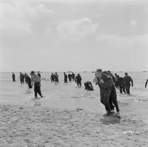 Britische Truppen strandeten auf der Strandseite