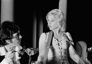 Drucke von Die Finanzpolitik des Bundes im Jahr 1973 war negativ, die Staatsverschuldung betrug 27 Milliarden DM The Final Programme Ist Ein Britischer Fantasy-Science-Fiction-Thriller Aus Dem Jahr 1973 Unter Der Regie Von Robert Fuest, Mit Jon Finch Und Jenny Runacre In Den Hauptrollen. Drucke: Finanzjahr 1973, Bundeswehr negative Zahlung von 27 Millionen DM