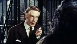 Drucke von Michael Gough in einer Szene aus dem Film Konga (1961) Seit "King Kong"... Ist Die Leinwand Nicht Mehr Mit Solch Gewaltiger Wucht Und Spektakel Explodiert! Drucke: Der Dr.Decker spricht mit Konga