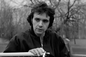 David Essex Drucke: Ein sinnlos nachdenkender David Essex