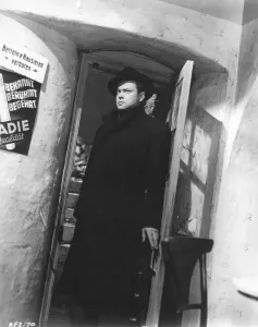Drucke von Orson Welles im Dritten Mann Film und Filmplakate: Orson Welles als Harry Lime in Der Dritte Mann