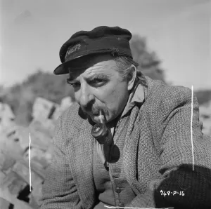 Titfield-Donnerbolzen Drucke: Hugh Griffith mit Zigarette
